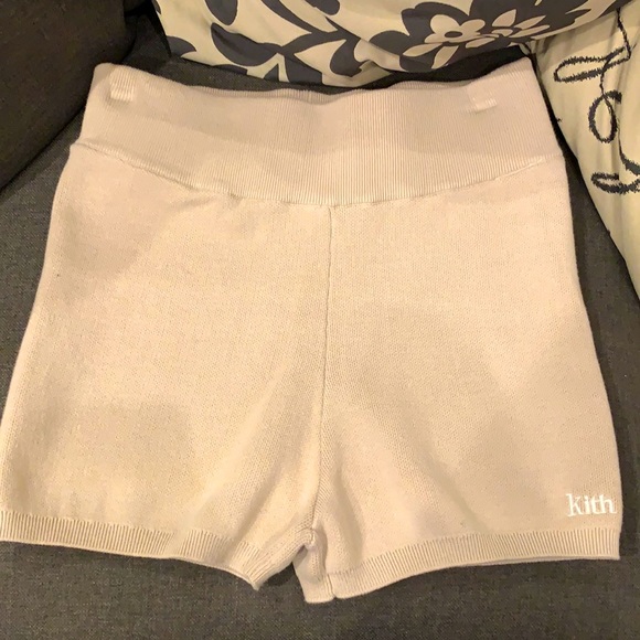 - Kith pyramid short